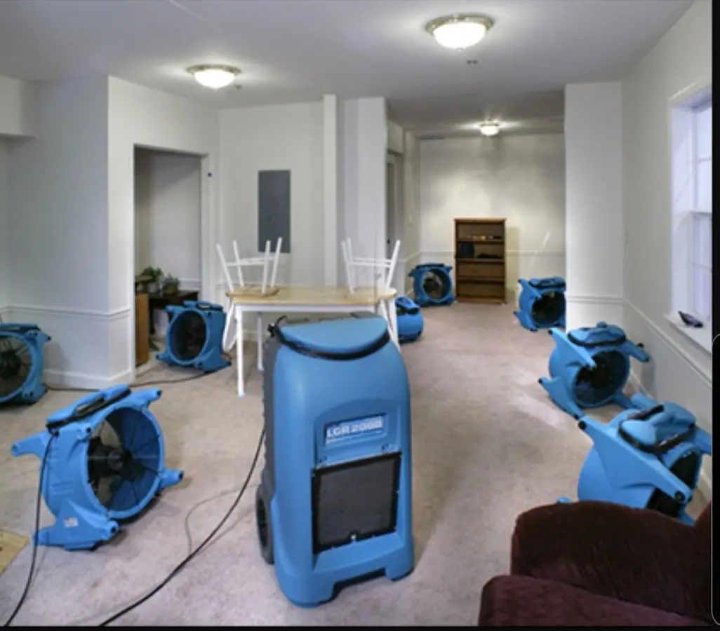 Air movers and dehumidifier setup for Water Extraction & Removal in Finneytown